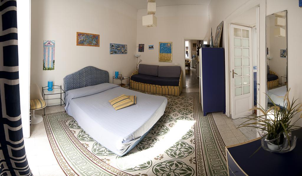 B&B Platamon Napels Kamer foto